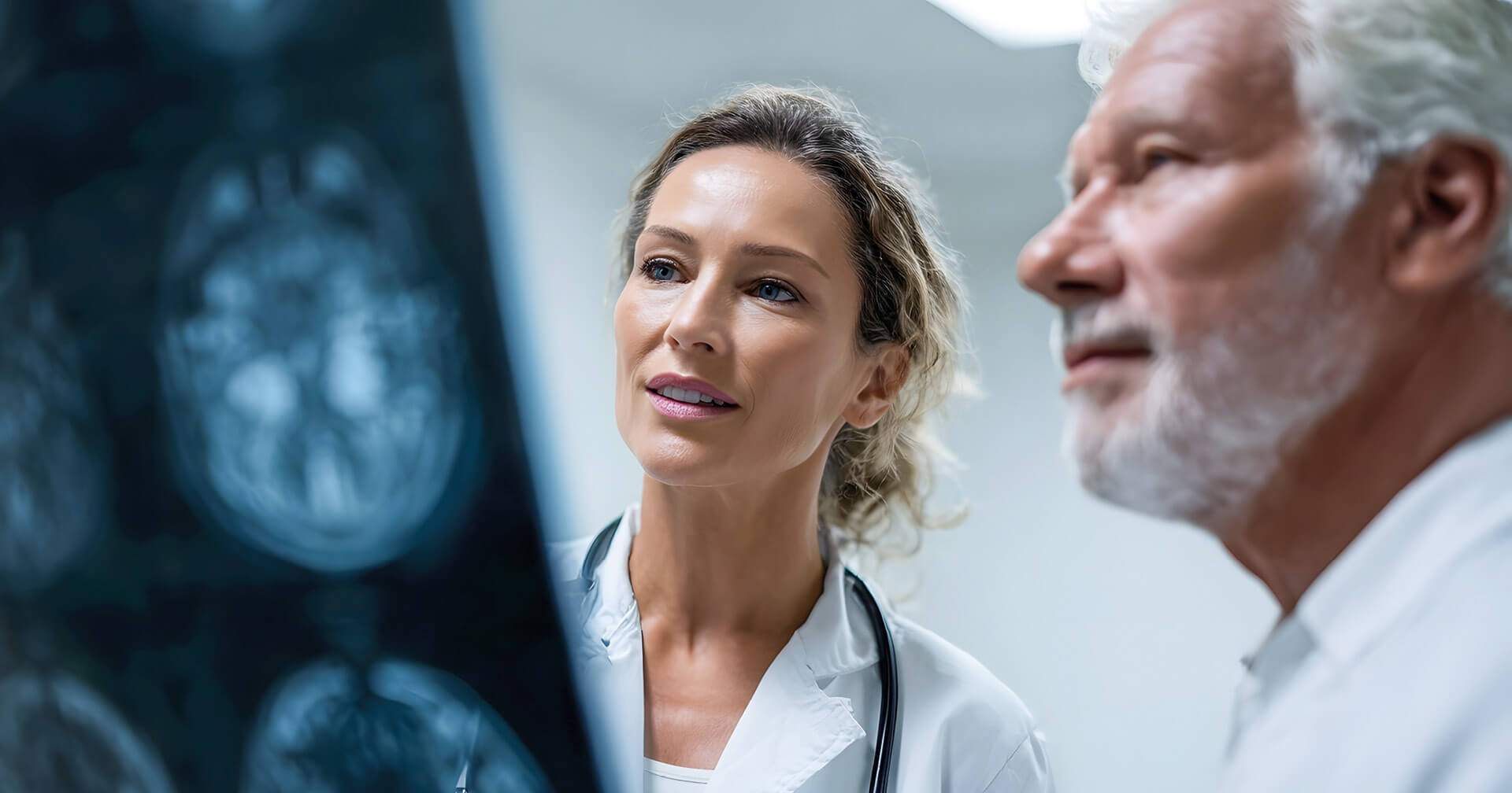 Gerade bei muskulo-skelettalen Beschwerden, komplexen Schmerzsyndromen oder vor größeren Eingriffen ist es sinnvoll, die Bildgebung aus einem weiteren Blickwinkel zu betrachten