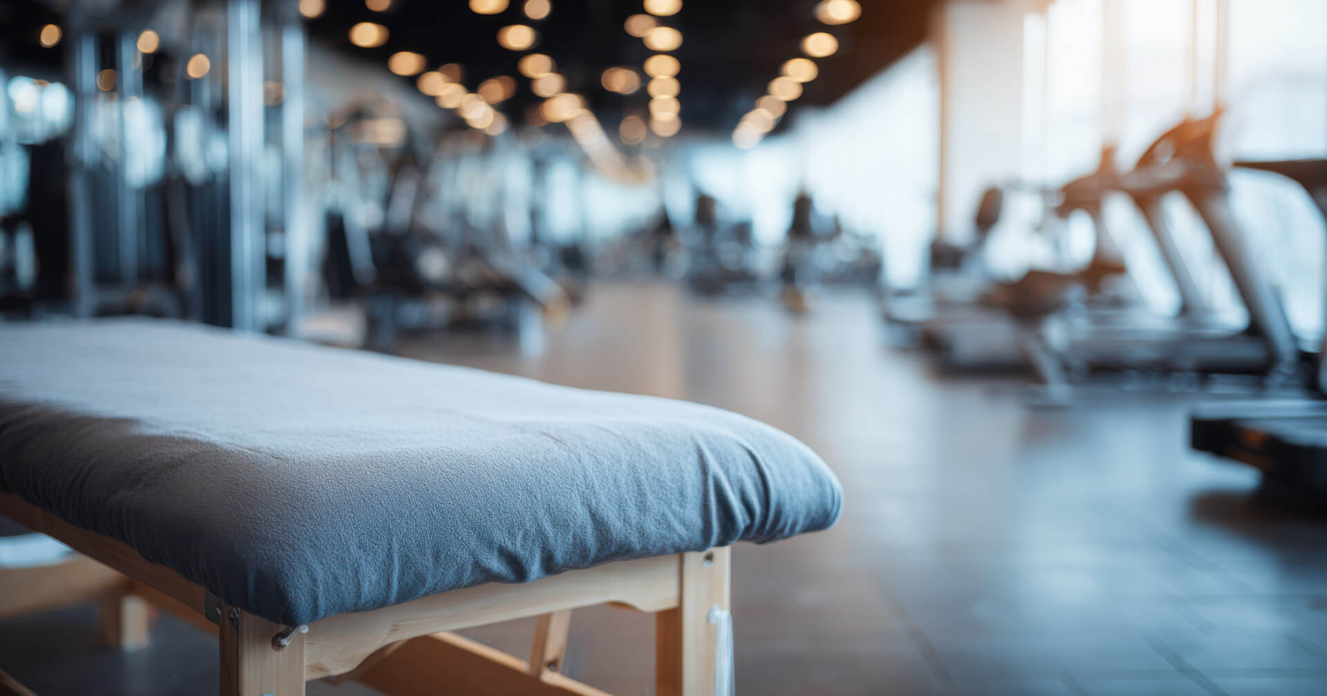 Therapieliege in einem Fitnessstudio
